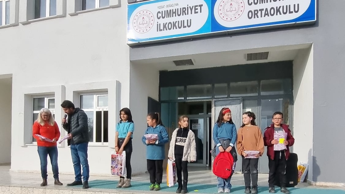 İstiklâl Marşını Güzel Okuma Yarışması ve Dilimizin Zenginlikleri 